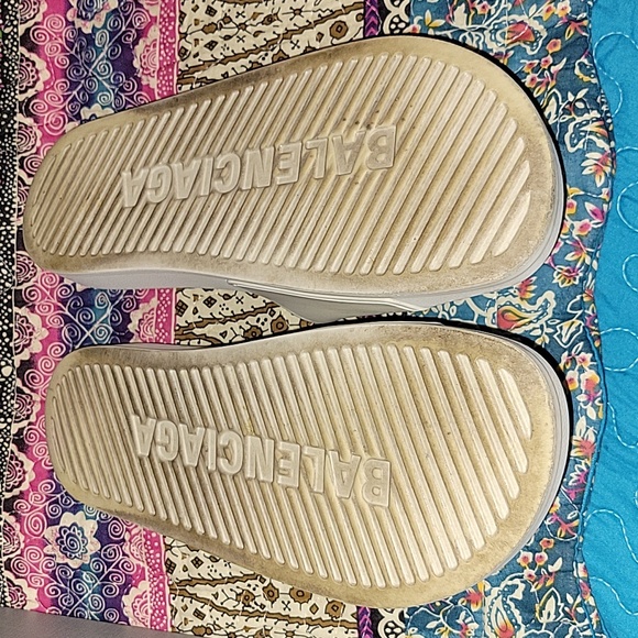 Balenciaga Pool Slides - Picture 4 of 9